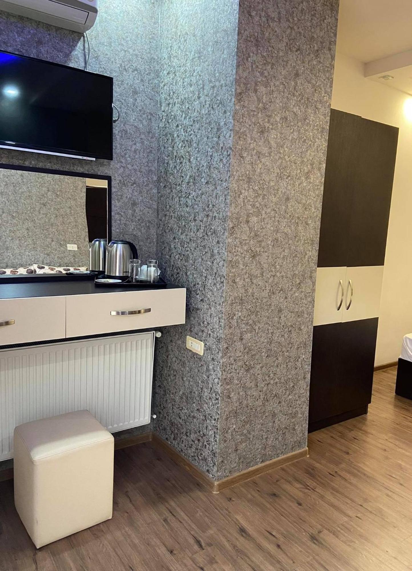 יירבאן Hotel Premium Armenia מראה חיצוני תמונה